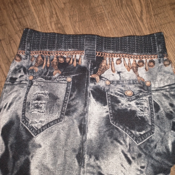 Jennings - Picture 3 of 3